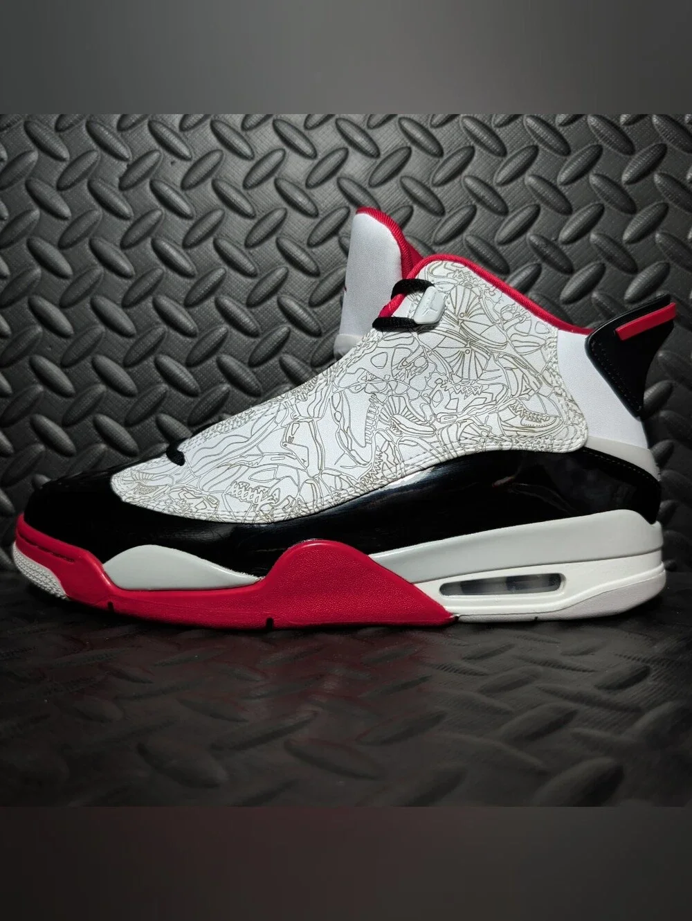 Jordan Dub Zero 'Varsity Red' laser bred 311046-160 size 12 .........(kp22)- no